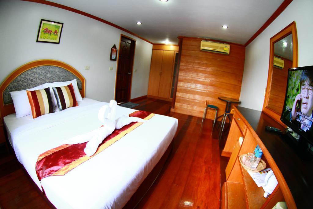 Tanita Lagoon Resort Udon Thani Quarto foto