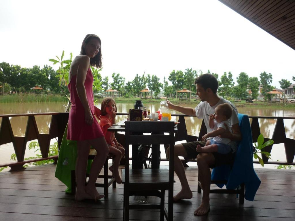 Tanita Lagoon Resort Udon Thani Quarto foto